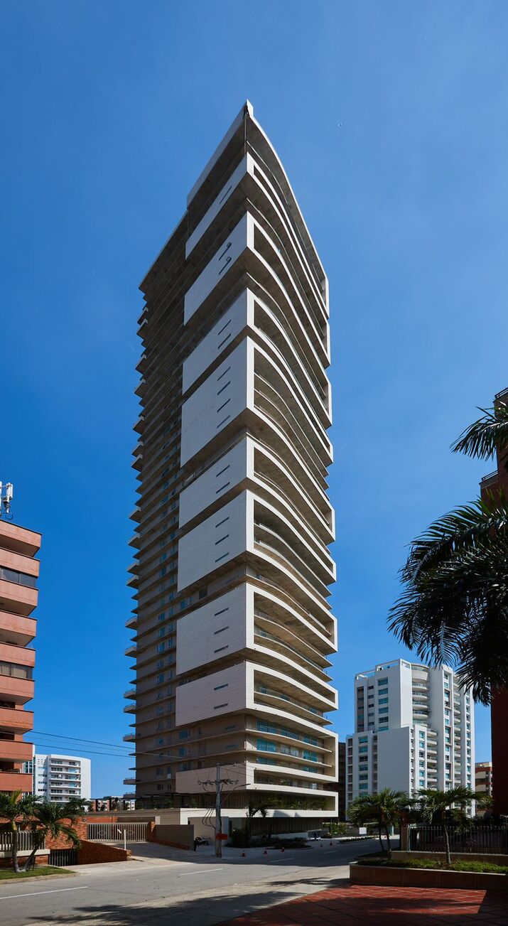 El “rascacielos” más alto de Barranquilla fue inaugurado por el rey de España