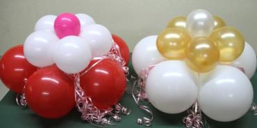 Flores decorativas hechas con globos