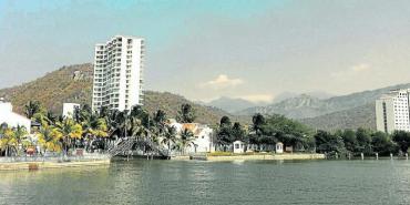 Santa Marta estrena torre de apartamentos construida en una roca