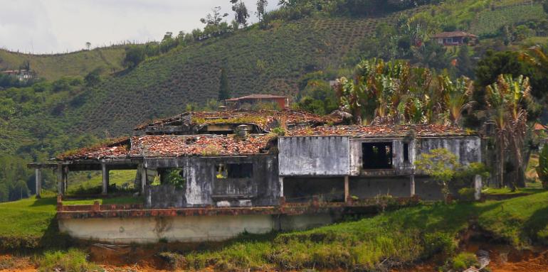 Así es ‘La Manuela’, las ruinas de una mansión de Pablo Escobar